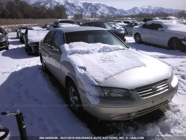 4T1BG28K3WU204343 - 1998 TOYOTA CAMRY CE/LE/XLE 金色 照片 1