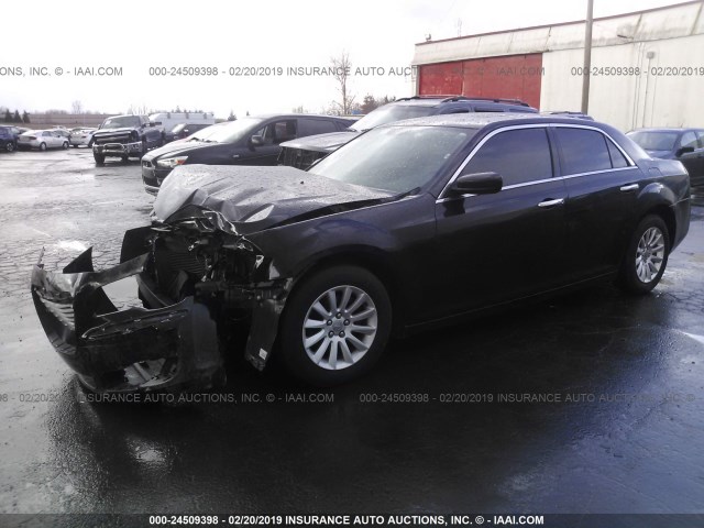 2C3CCAAG3EH335704 - 2014 CHRYSLER 300 BLACK photo 2