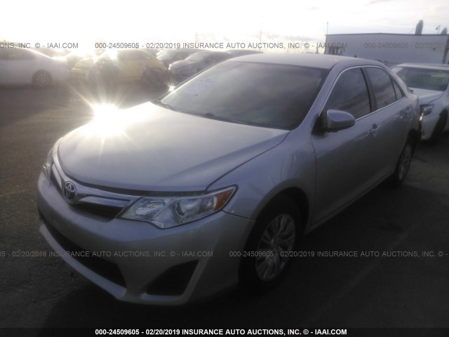 4T4BF1FK2DR322029 - 2013 TOYOTA CAMRY L/SE/LE/XLE Gümüş foto 2