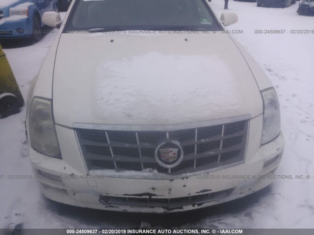 1G6DZ67A380169906 - 2008 CADILLAC STS WHITE photo 6