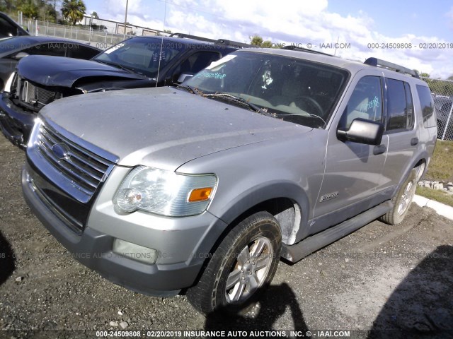 1FMEU63E06UA92731 - 2006 FORD EXPLORER XLT SILVER photo 2