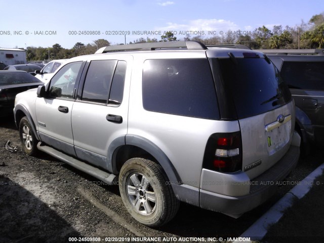 1FMEU63E06UA92731 - 2006 FORD EXPLORER XLT SILVER photo 3