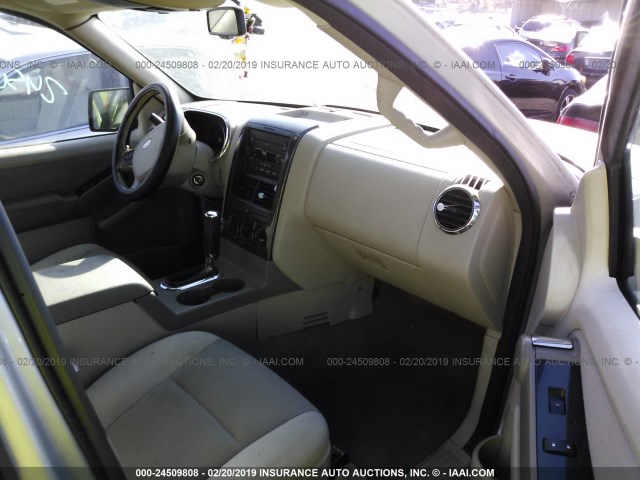 1FMEU63E06UA92731 - 2006 FORD EXPLORER XLT SILVER photo 5