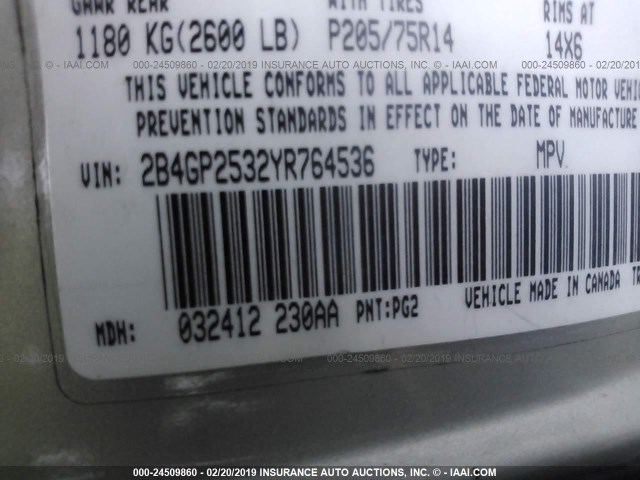 2B4GP2532YR764536 - 2000 DODGE CARAVAN GREEN photo 9