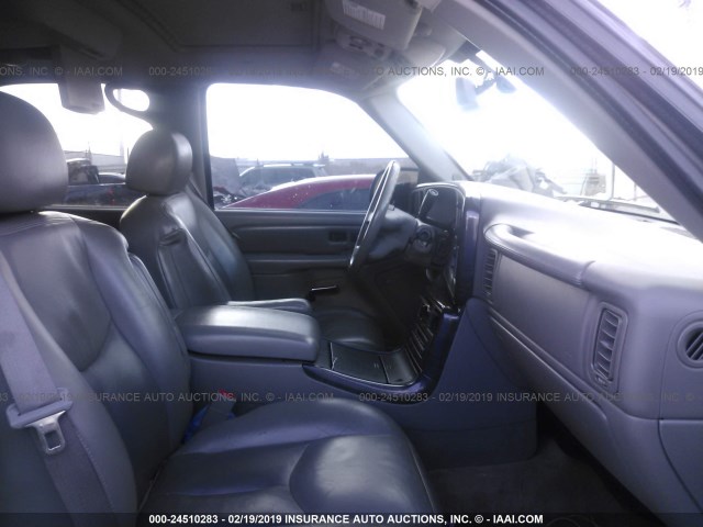 1GKEK63U16J139210 - 2006 GMC YUKON DENALI GRAY photo 5