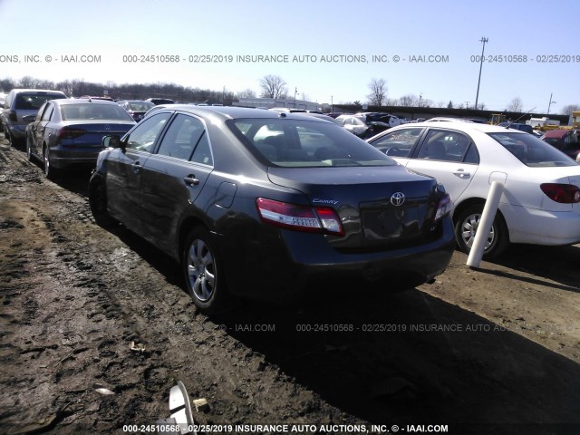 4T1BF3EK5BU774464 - 2011 TOYOTA CAMRY SE/LE/XLE 灰色 照片 3