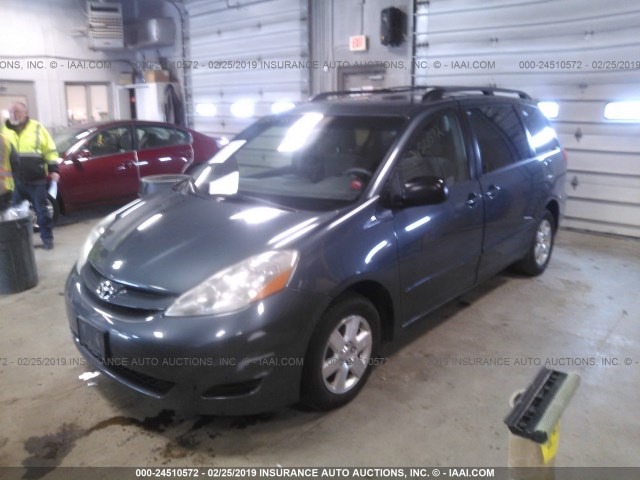 5TDZK23C57S007312 - 2007 TOYOTA SIENNA CE/LE GRAY photo 2