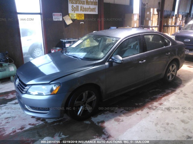 1VWBH7A30CC035477 - 2012 VOLKSWAGEN PASSAT SE GRAY photo 2