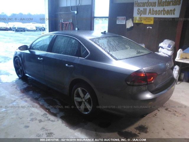 1VWBH7A30CC035477 - 2012 VOLKSWAGEN PASSAT SE GRAY photo 3