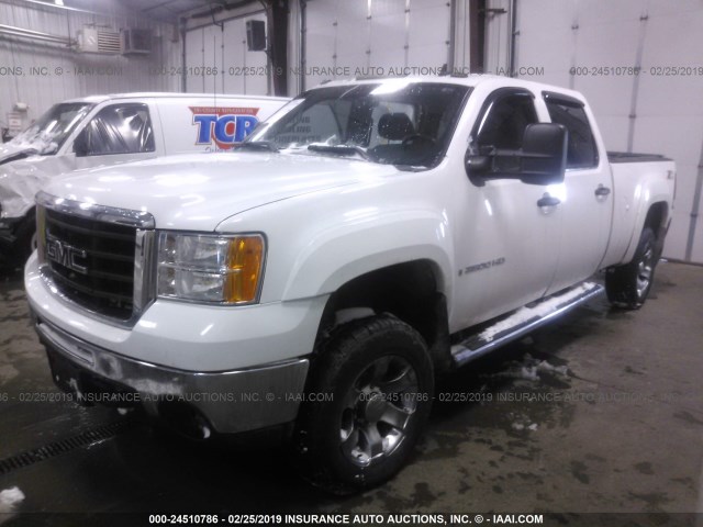 1GTHK23K27F564262 - 2007 GMC SIERRA K2500 HEAVY DUTY WHITE photo 2