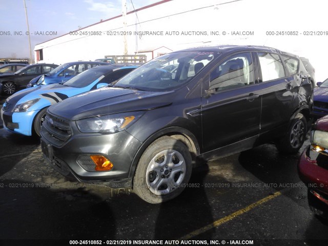 1FMCU0F74JUA24961 - 2018 FORD ESCAPE S GRAY photo 2