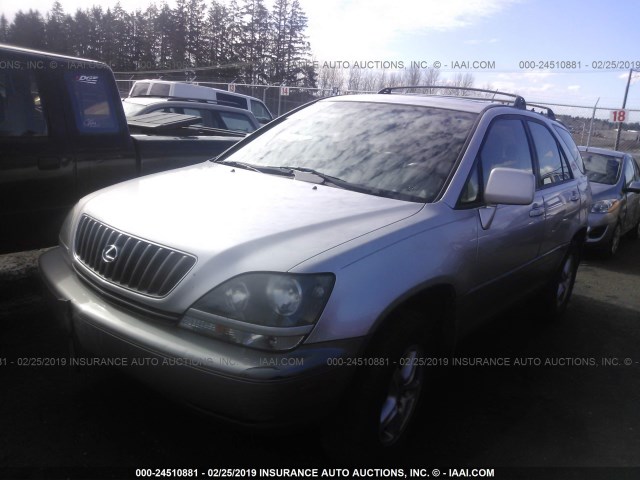 JT6HF10U5X0058276 - 1999 LEXUS RX 300 SILVER photo 2