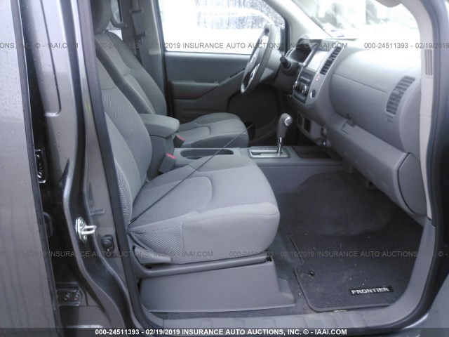 1N6AD0ER0KN730848 - 2019 NISSAN FRONTIER GRAY photo 5