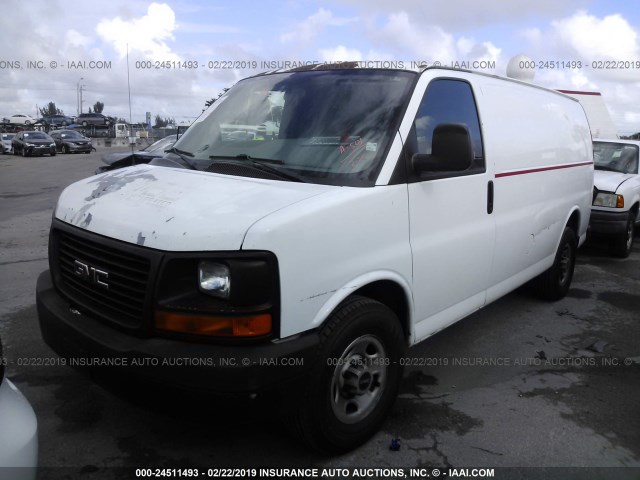 1GTGG25V371194442 - 2007 GMC SAVANA G2500 WHITE photo 2