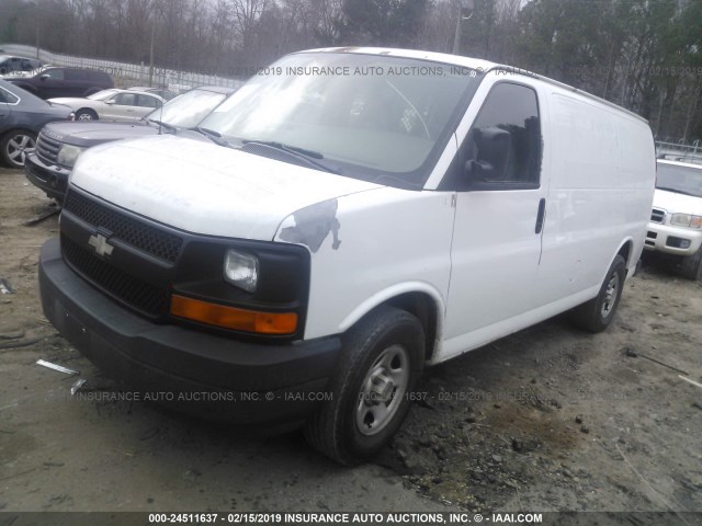 1GCFG15X031217676 - 2003 CHEVROLET EXPRESS G1500  WHITE photo 2