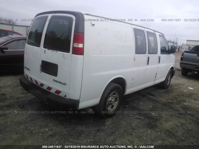 1GCFG15X031217676 - 2003 CHEVROLET EXPRESS G1500  WHITE photo 4