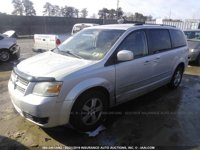 2D4RN5D14AR209714 - 2010 DODGE GRAND CARAVAN SXT SILVER photo 2