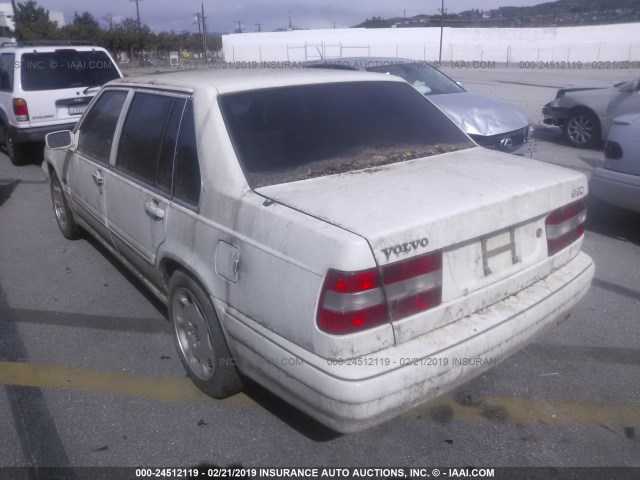 YV1KS9609W1131293 - 1998 VOLVO S90 WHITE photo 3