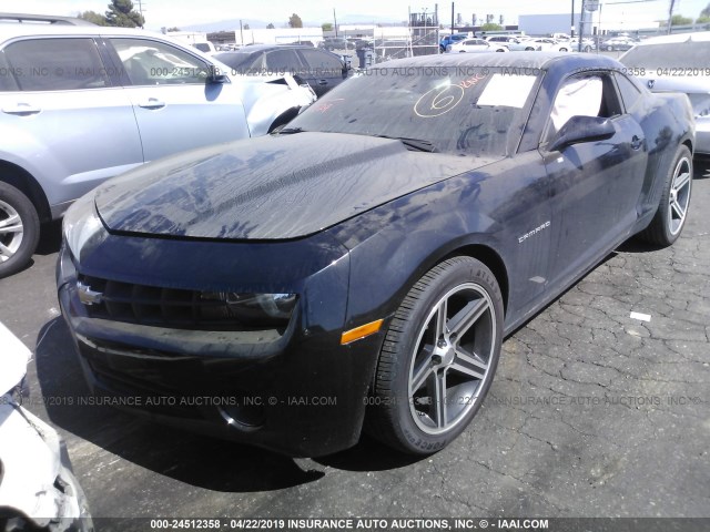 2G1FA1E32D9171367 - 2013 CHEVROLET CAMARO LS BLACK photo 2