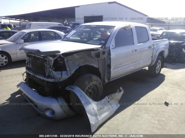 3TMJU4GN3BM124118 - 2011 TOYOTA TACOMA DOUBLE CAB PRERUNNER SILVER photo 2