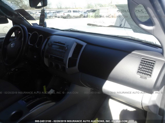 3TMJU4GN3BM124118 - 2011 TOYOTA TACOMA DOUBLE CAB PRERUNNER SILVER photo 5