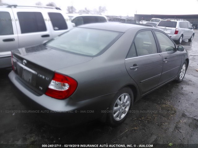 JTDBF32K520021081 - 2002 TOYOTA CAMRY LE/XLE/SE BEIGE photo 4
