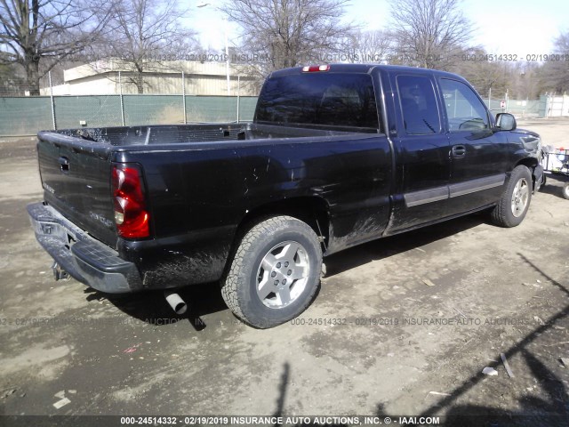 2GCEC19T451153766 - 2005 CHEVROLET SILVERADO C1500 BLACK photo 4