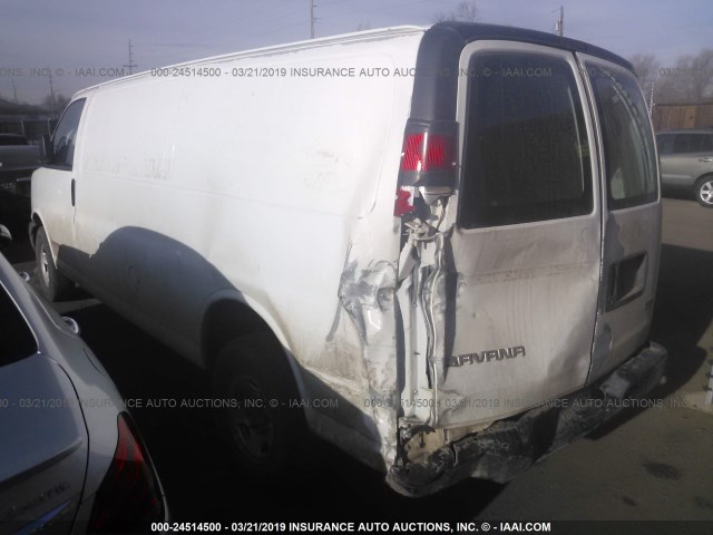 1GTGG29U831105704 - 2003 GMC SAVANA G2500 WHITE photo 3