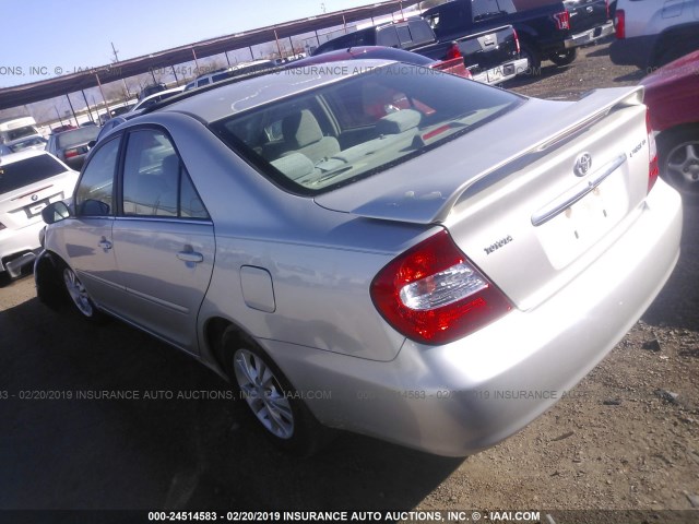 4T1BE32K24U869493 - 2004 TOYOTA CAMRY LE/XLE/SE SILVER photo 3