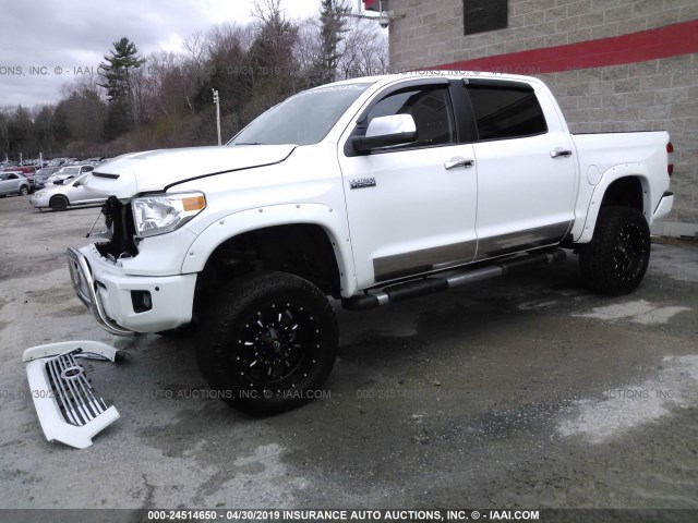 5TFAY5F11FX487607 - 2015 TOYOTA TUNDRA CREWMAX 1794/PLATINUM WHITE photo 2