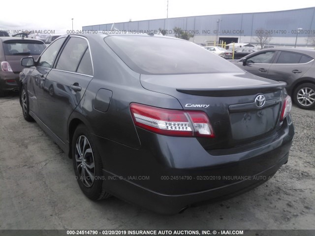 4T1BF3EK2BU127696 - 2011 TOYOTA CAMRY SE/LE/XLE 灰色 照片 3