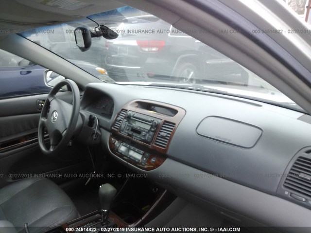 4T1BE32K94U895735 - 2004 TOYOTA CAMRY LE/XLE/SE SILVER photo 5