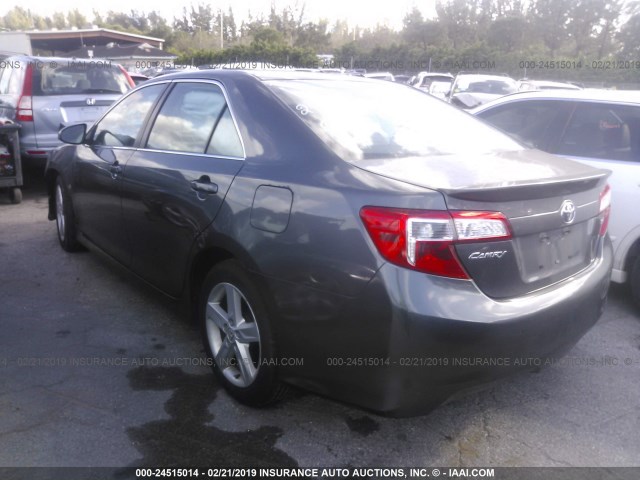 4T1BF1FK7DU206965 - 2013 TOYOTA CAMRY L/SE/LE/XLE 灰色 照片 3