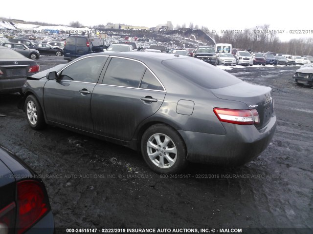 4T1BF3EK1BU627817 - 2011 TOYOTA CAMRY SE/LE/XLE GRAY photo 3