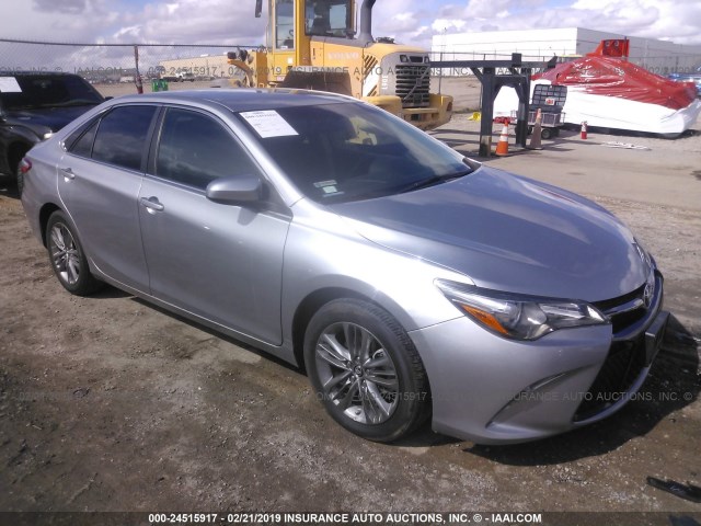 4T1BF1FK8FU945927 - 2015 TOYOTA CAMRY LE/XLE/SE/XSE 银色 照片 1