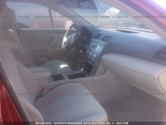 4T1BK46K39U078521 - 2009 TOYOTA CAMRY SE/LE/XLE RED photo 5