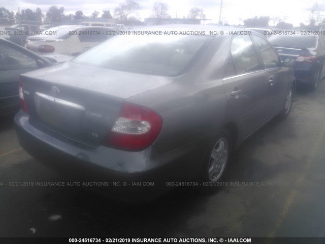 4T1BF32K52U521259 - 2002 TOYOTA CAMRY LE/XLE/SE GRAY photo 4