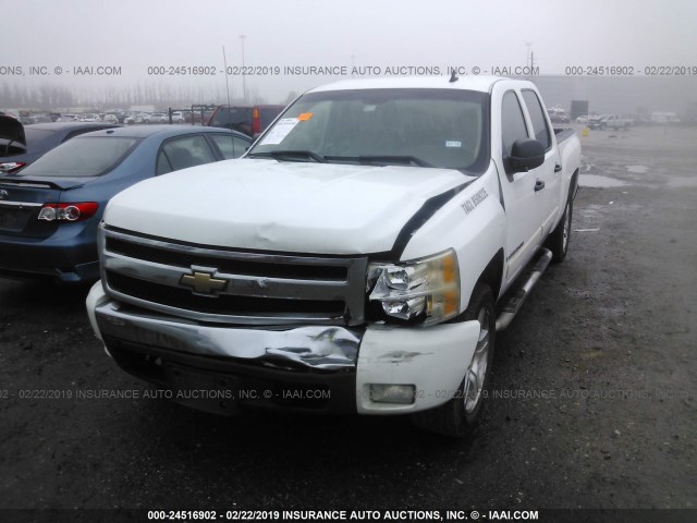 2GCEC13J871502020 - 2007 CHEVROLET SILVERADO C1500 CREW CAB WHITE photo 2