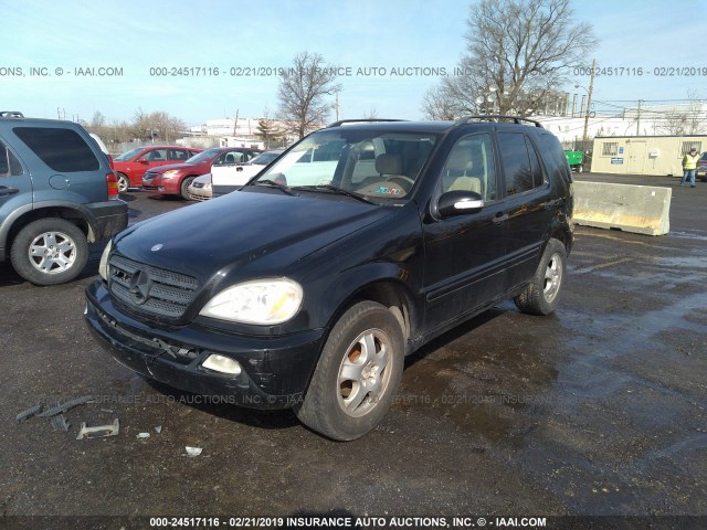 4JGAB54E12A348139 - 2002 MERCEDES-BENZ ML 320 BLACK photo 2