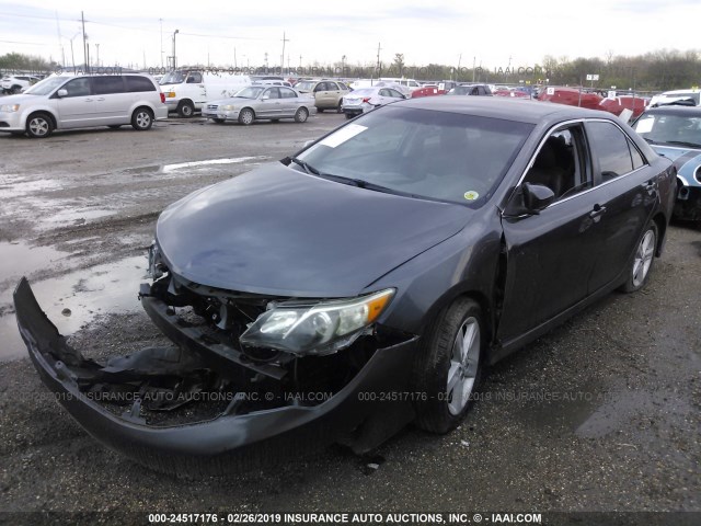 4T1BF1FK4CU067778 - 2012 TOYOTA CAMRY SE/LE/XLE GRAY photo 2