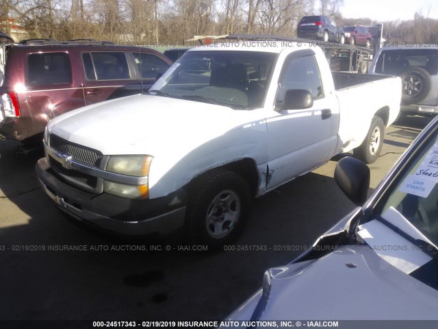 1GCEC14X34Z100752 - 2004 CHEVROLET SILVERADO C1500 WHITE photo 2