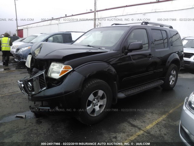 5N1AR18W75C790603 - 2005 NISSAN PATHFINDER LE/SE/XE BLACK photo 2