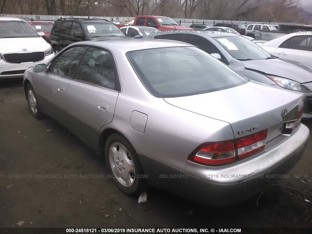 JT8BF28G2Y0278851 - 2000 LEXUS ES 300 SILVER photo 3