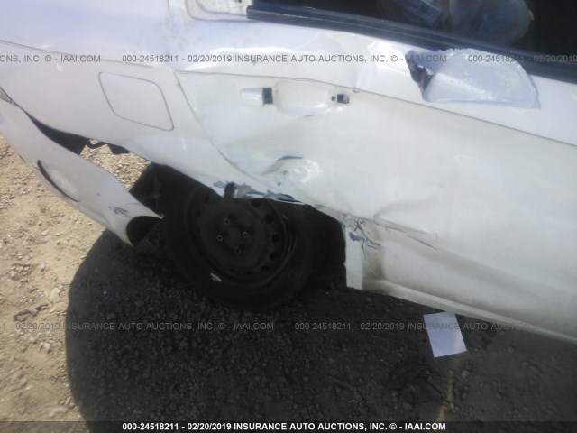 KL1TD566X7B121635 - 2007 CHEVROLET AVEO LS WHITE photo 6