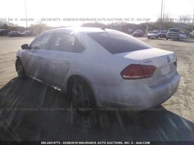 1VWBP7A36DC107173 - 2013 VOLKSWAGEN PASSAT SE WHITE photo 3