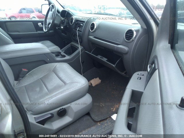 1FMRU15L83LA42919 - 2003 FORD EXPEDITION XLT GRAY photo 5