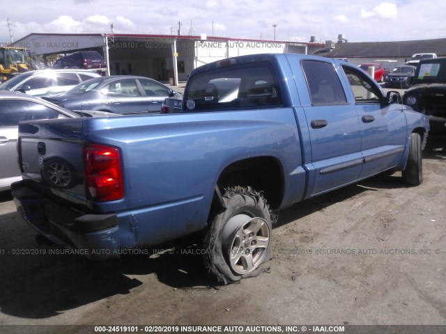 1D7HE48K25S101608 - 2005 DODGE DAKOTA QUAD SLT BLUE photo 4