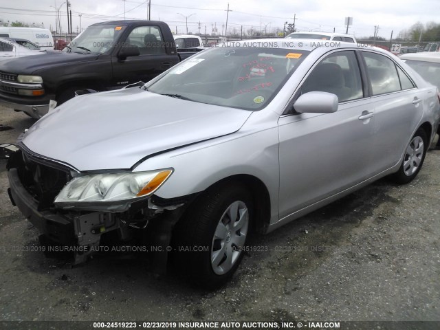 4T4BE46K88R046496 - 2008 TOYOTA CAMRY CE/LE/XLE/SE SILVER photo 2