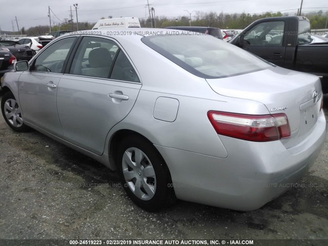 4T4BE46K88R046496 - 2008 TOYOTA CAMRY CE/LE/XLE/SE SILVER photo 3