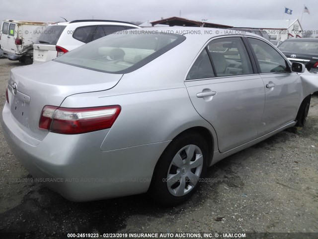 4T4BE46K88R046496 - 2008 TOYOTA CAMRY CE/LE/XLE/SE SILVER photo 4